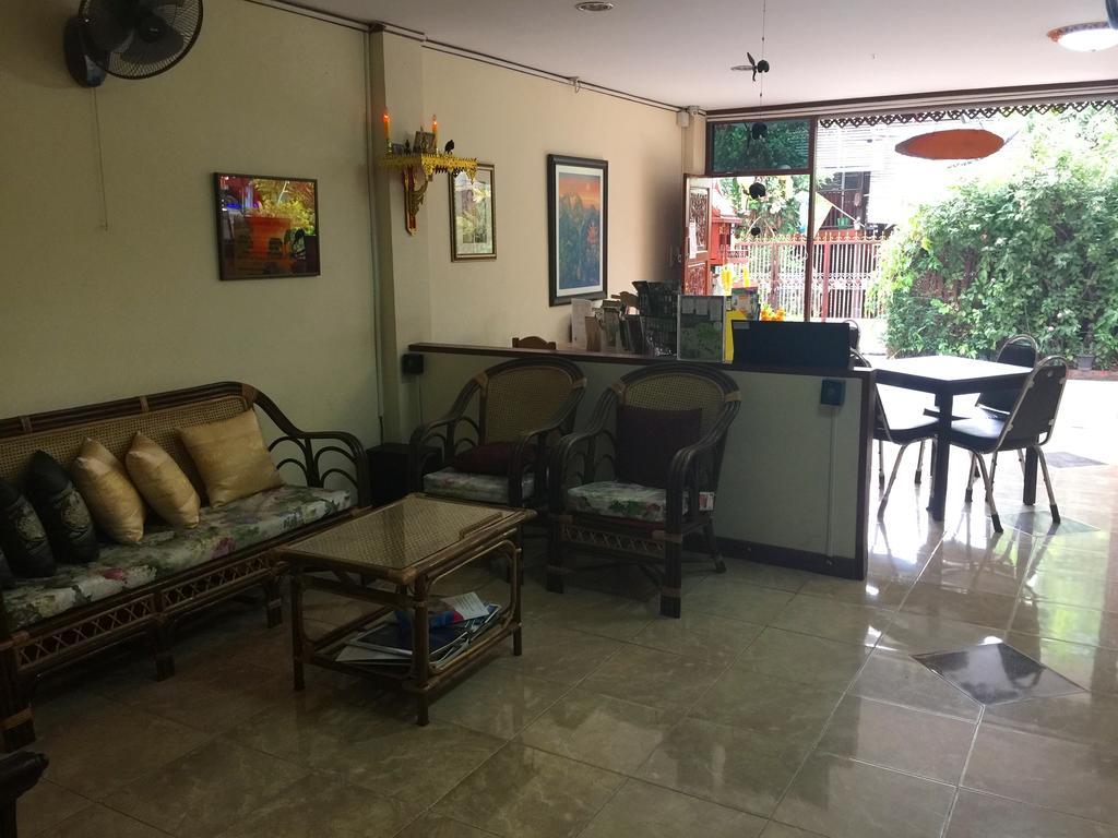 The Britannia Hotell Chiang Mai Exteriör bild