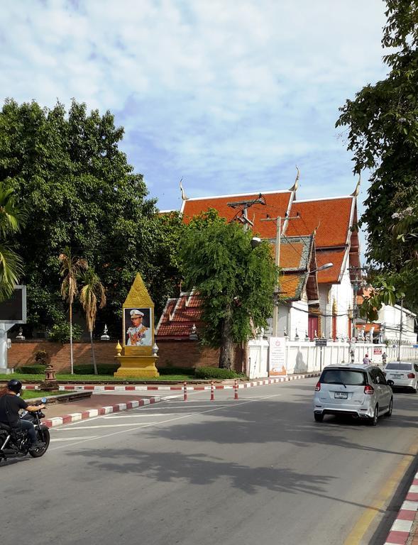 The Britannia Hotell Chiang Mai Exteriör bild