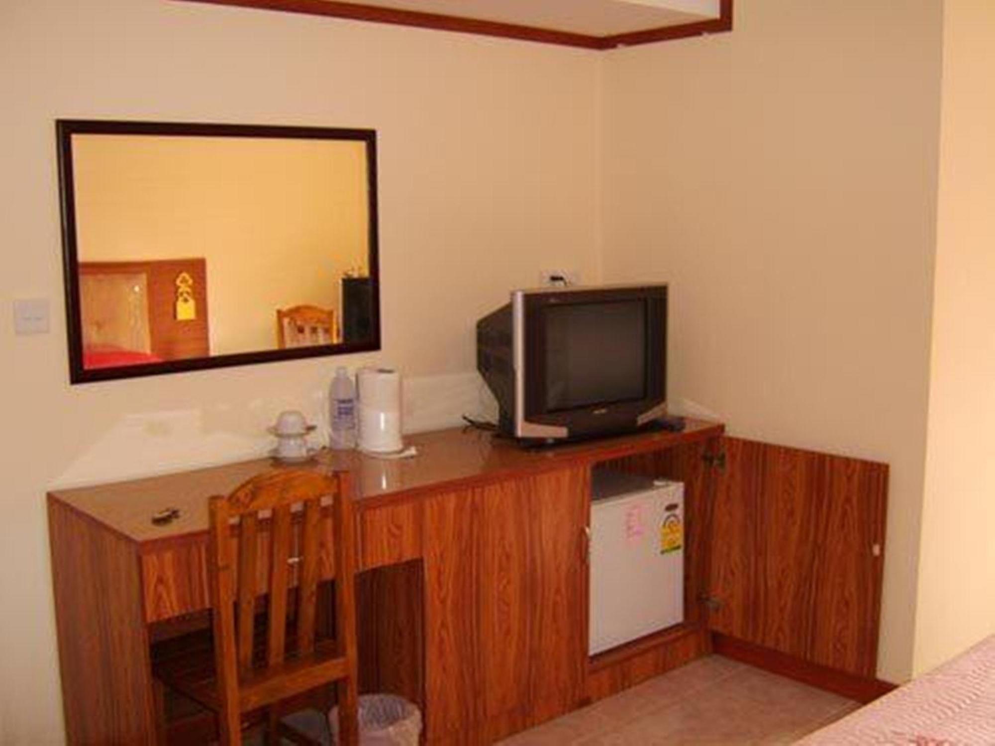 The Britannia Hotell Chiang Mai Exteriör bild