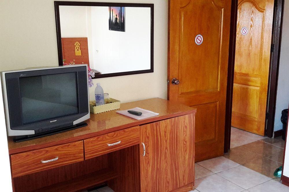 The Britannia Hotell Chiang Mai Exteriör bild
