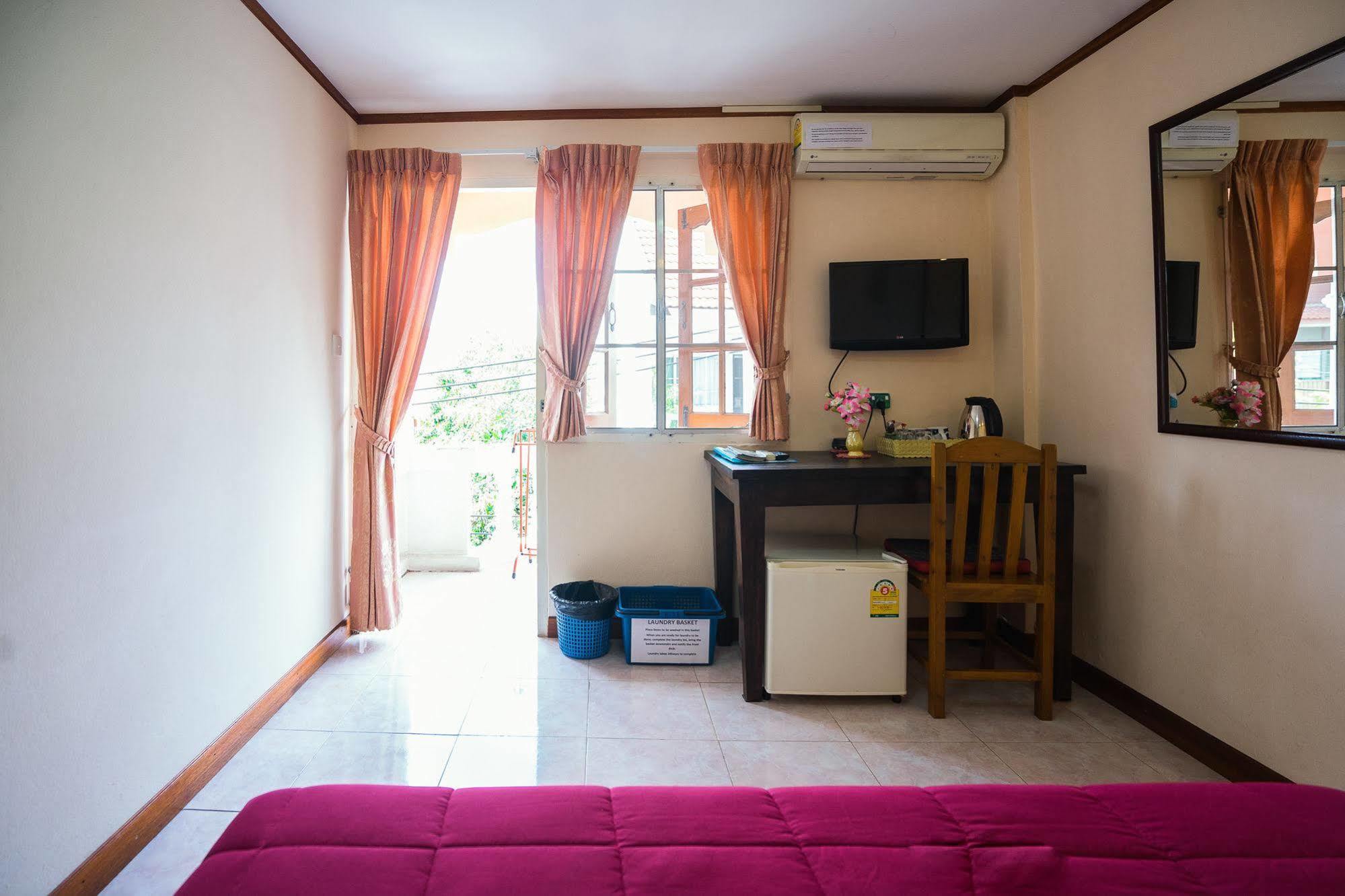The Britannia Hotell Chiang Mai Exteriör bild