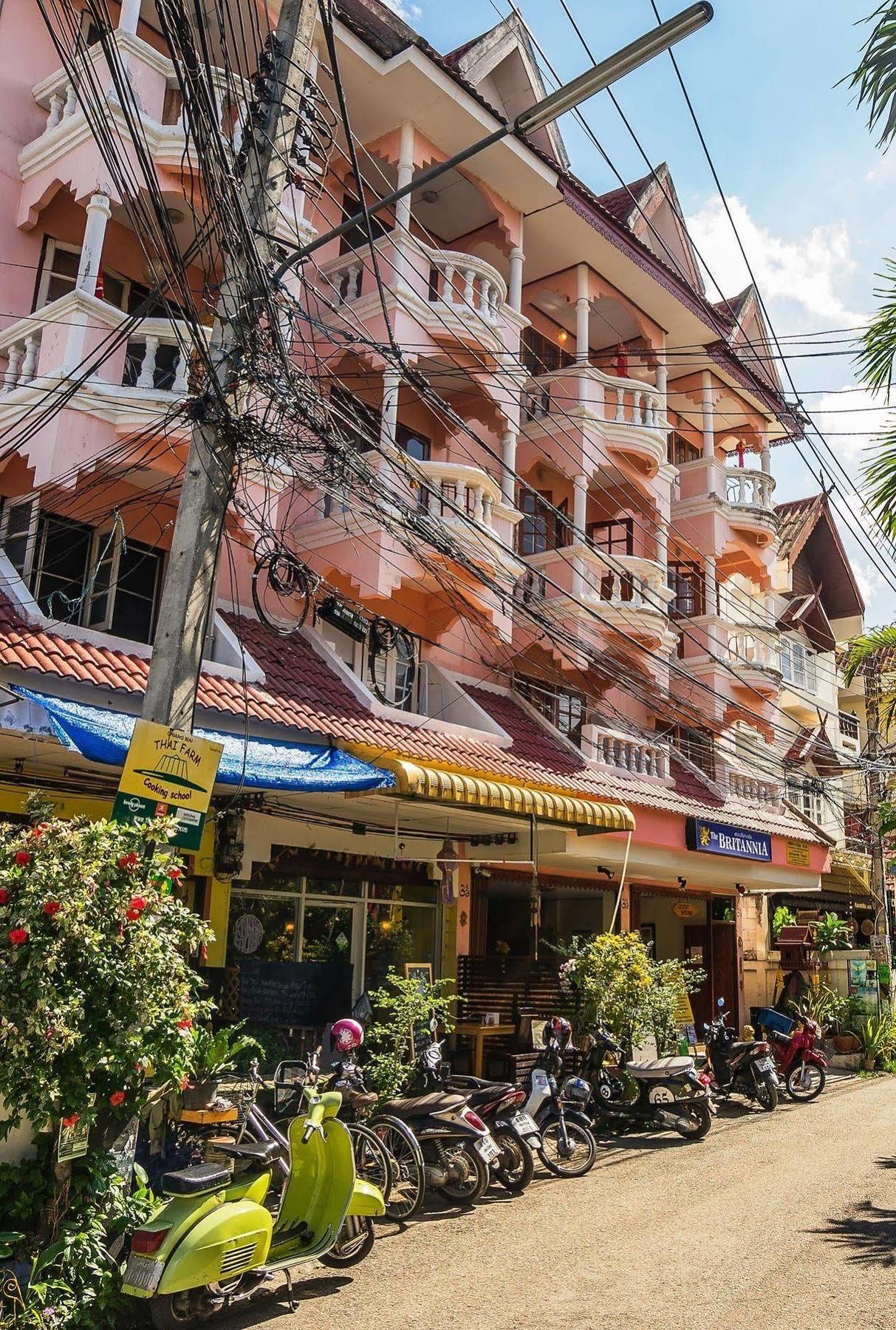 The Britannia Hotell Chiang Mai Exteriör bild